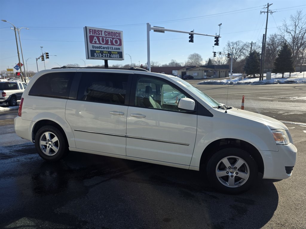 2010 Dodge Grand Caravan Crew's photo