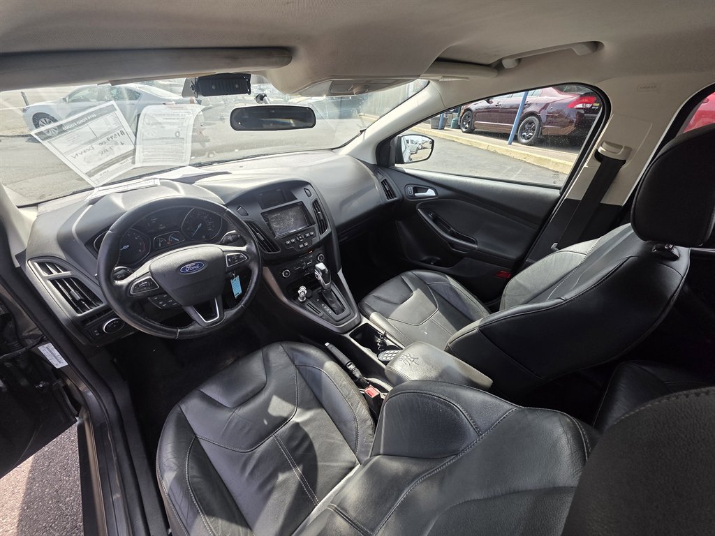 2016 Ford Focus SE - Photo 10
