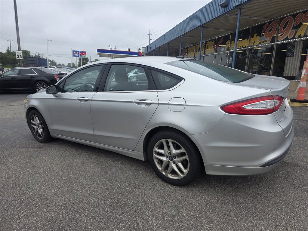 Ford Fusion photo 4