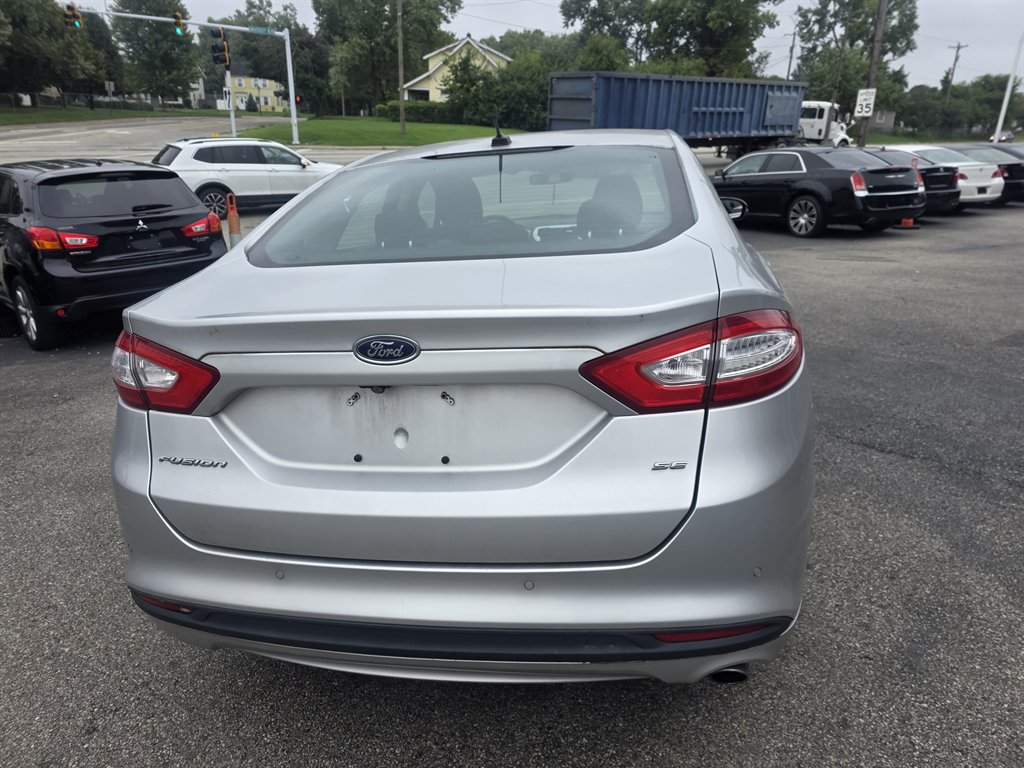 Ford Fusion photo 3