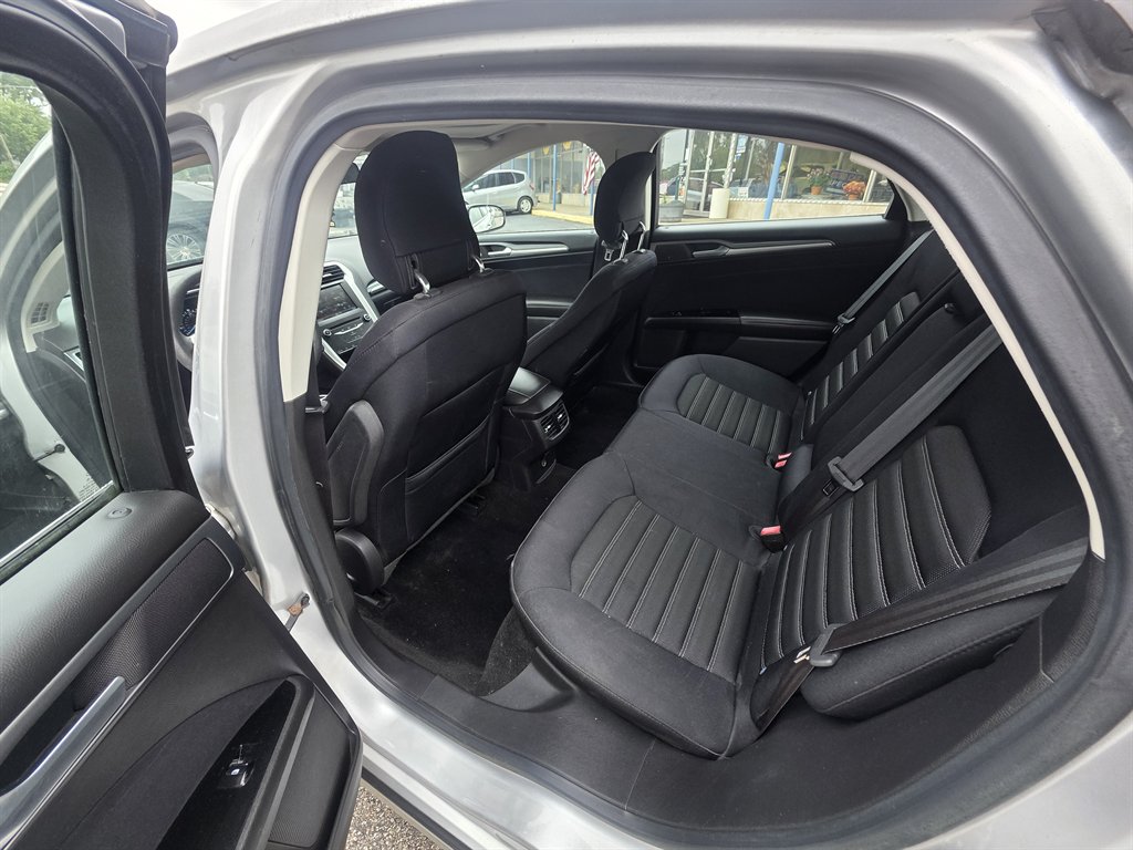 Ford Fusion photo 7