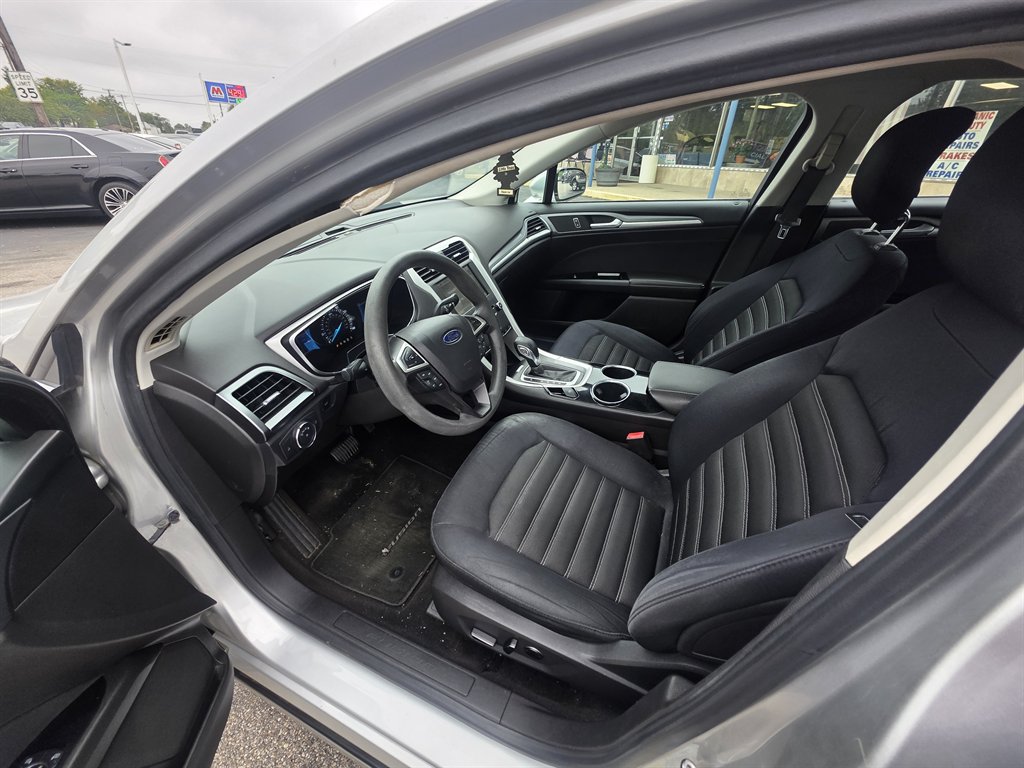 Ford Fusion photo 6
