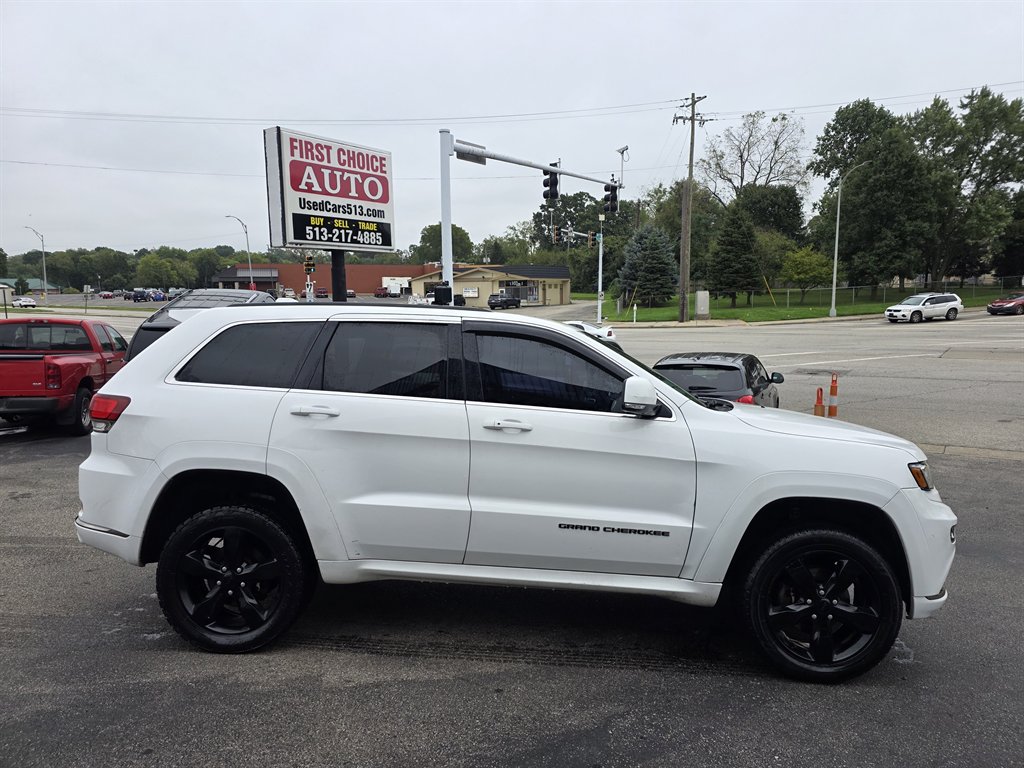 Jeep Grand Cherokee photo 2