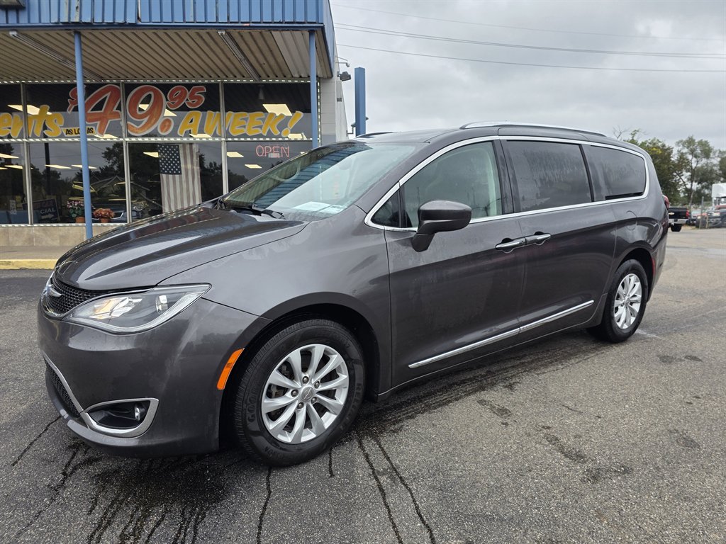 Chrysler Pacifica photo 6